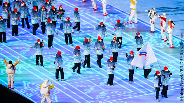 Российские атлеты прошли по Национальному стадиону Пекина в ходе церемонии открытия Игр