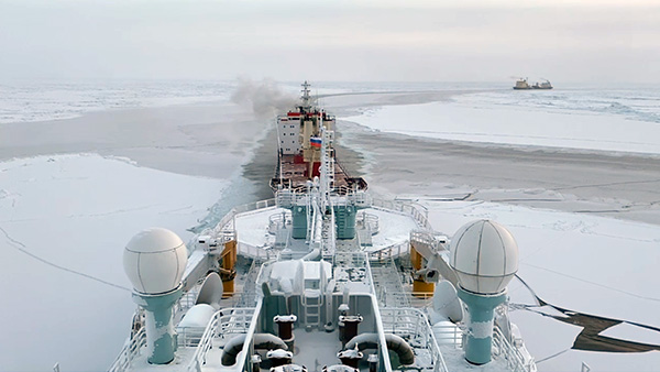 Ледокол «Арктика» начал первую проводку каравана судов по Северному морскому пути