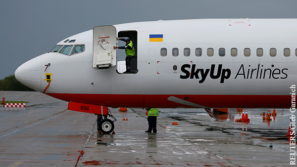 Пассажирскому самолету украинской авиакомпании запретили лететь на Украину