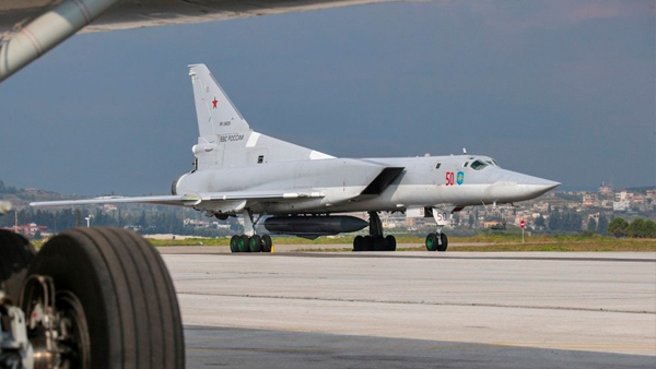 В Сети появилось фото Ту-22М3 с новой крылатой ракетой Х-32