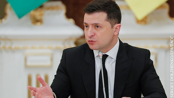 Зеленский предложил Раде ввести ЧП на Украине