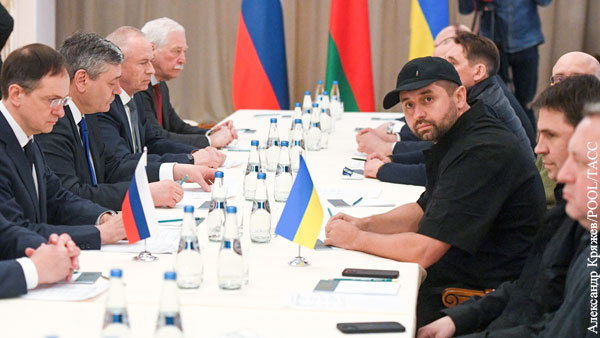 Эксперт: В переговорных позициях Москвы и Киева есть существенные расхождения