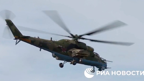 Минобороны показало удары боевых вертолетов по украинским колоннам