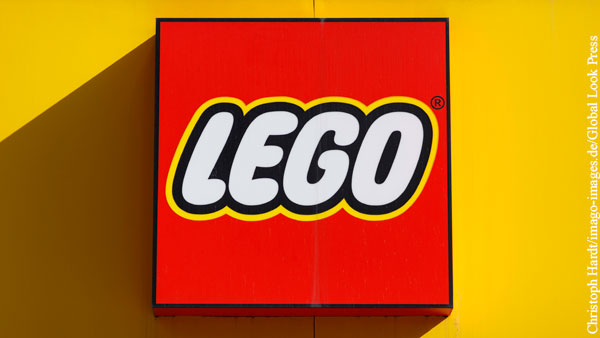 Компания Lego приостановила поставки в Россию 