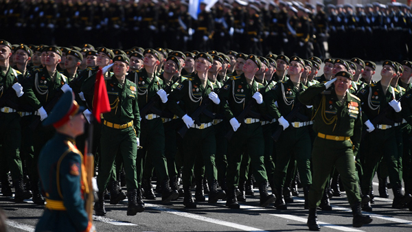 Путин подписал закон о наказании за фейки про российскую армию