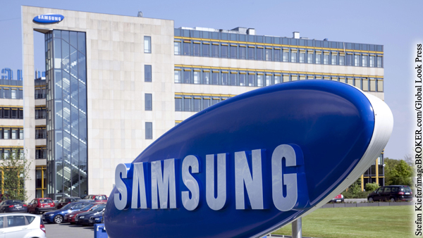 Компания Samsung приостановила поставки продукции в Россию