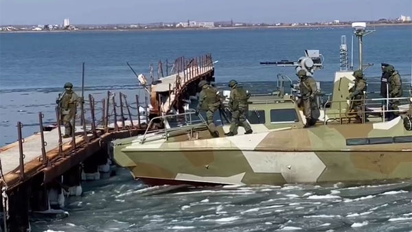 Появилось видео высадки российских военных на базе под Бердянском