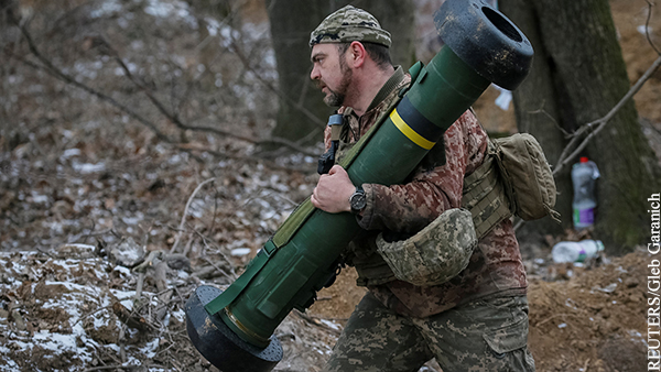 Военный эксперт: США стремятся затянуть боевые действия на Украине