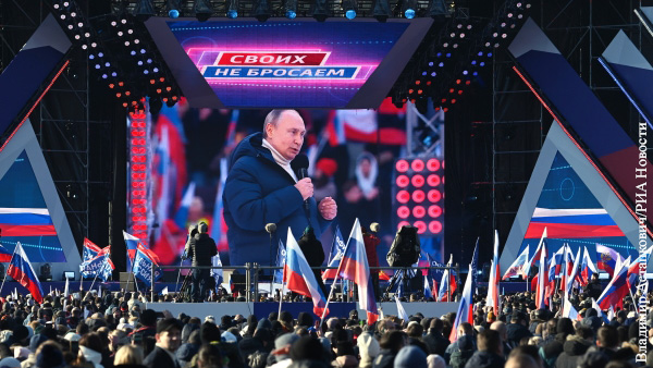 Путин: Крымчане поступили правильно, поставив жесткий барьер на пути неонацистов