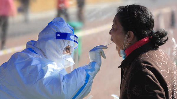 В Китае зафиксировали первые смерти от нового коронавируса