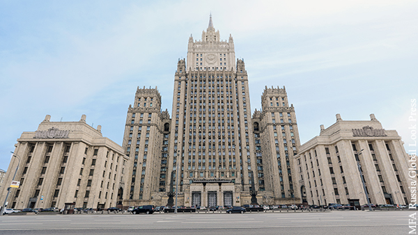МИД: Российско-американские отношения находятся на грани разрыва