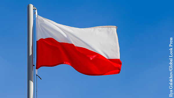Польша объявила о высылке 45 российских дипломатов