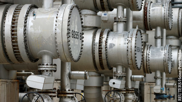 Эксперт: Ускорить ремонт причалов Каспийского трубопровода можно отменой санкций