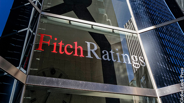 Экономист дал оценку отзыву рейтинга России агентством Fitch