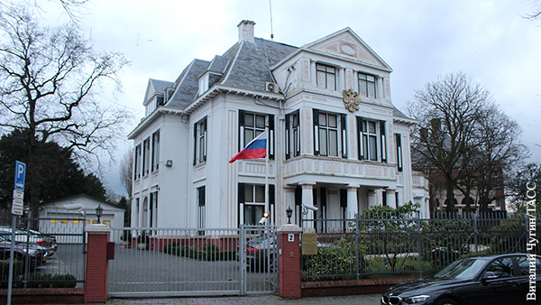 Нидерланды, Бельгия и Ирландия заявили о высылке более 40 российских дипломатов