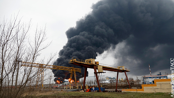 Пожар на нефтебазе в Белгороде возник в результате удара вертолетов ВСУ