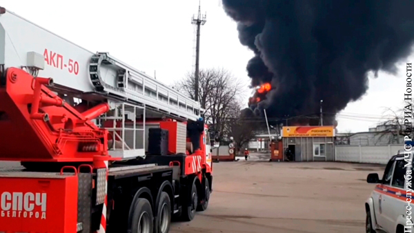 Военный эксперт указал на медийный эффект удара ВСУ по нефтебазе в Белгороде