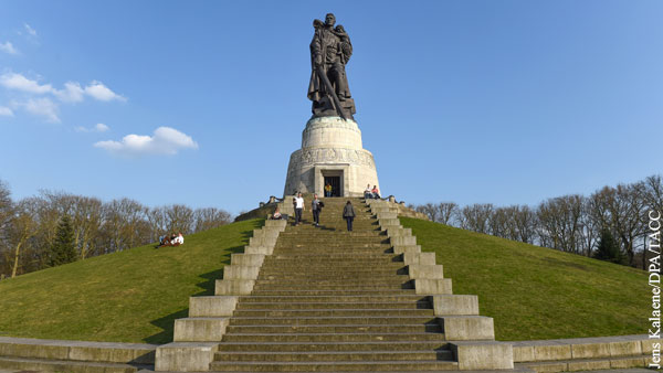 В Берлине осквернили памятник советскому Воину-освободителю