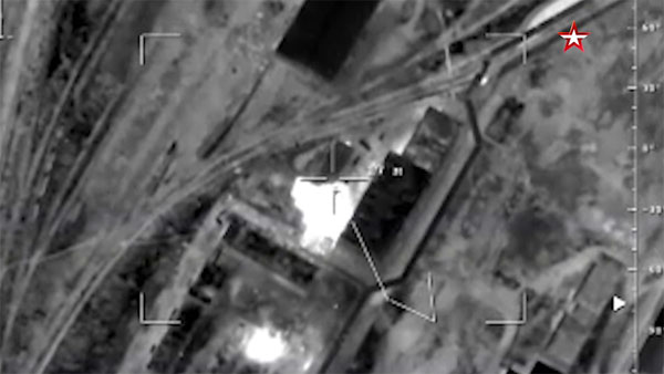 Минобороны показало видео уничтожения базового лагеря «Правого сектора» под Донецком