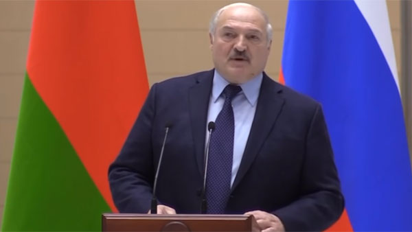 Лукашенко: Запад мог нанести удар по России, если бы она опоздала со спецоперацией