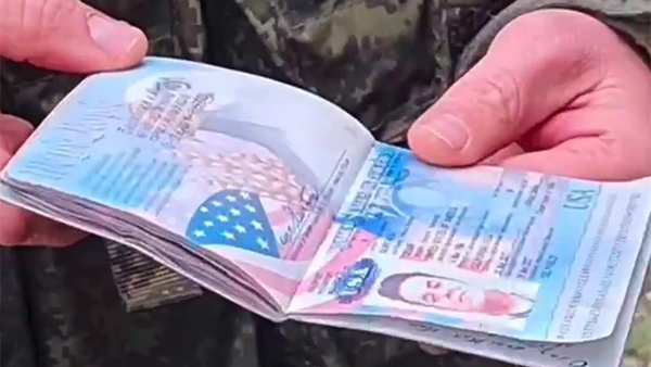 Российские военные показали паспорт убитого в Мариуполе наемника из США