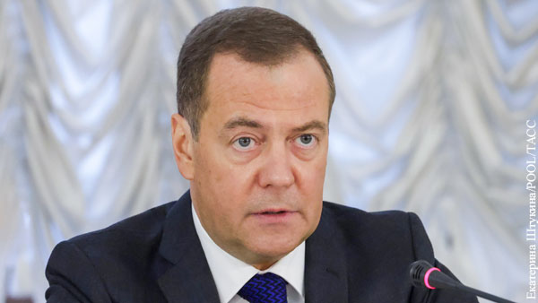 Медведев: Иностранные наемники на Украине подлежат денацификации в первую очередь