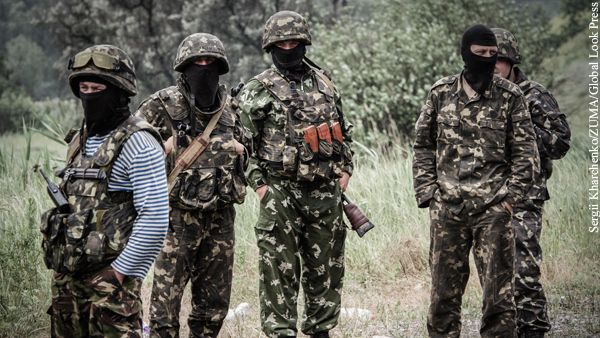 Боевики «Азова» захотели эвакуироваться из Мариуполя с оружием