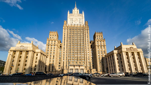 Москва предупредила Оттаву об ответственности за обучение украинских нацбатальонов