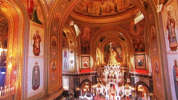 Пасхальное богослужение началось в храме Христа Спасителя в Москве