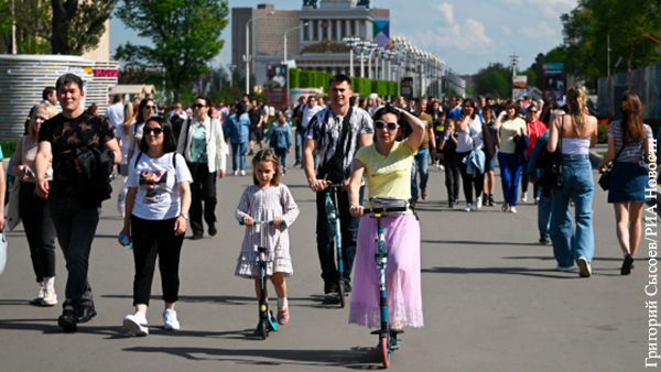 Россиянам напомнили график праздничных выходных в мае