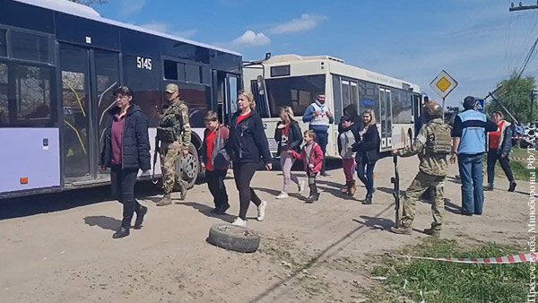 С территории «Азовстали» эвакуировали больше 100 человек