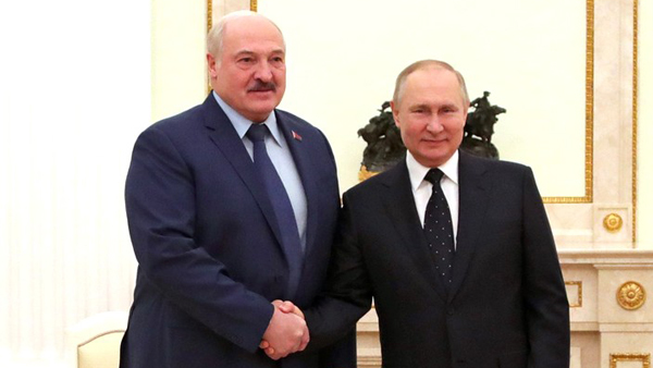 Путин и Лукашенко обсудили спецоперацию по защите Донбасса