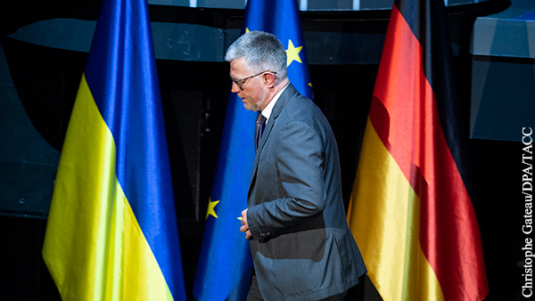 Немецкие депутаты потребовали выслать посла Украины за оскорбление канцлера
