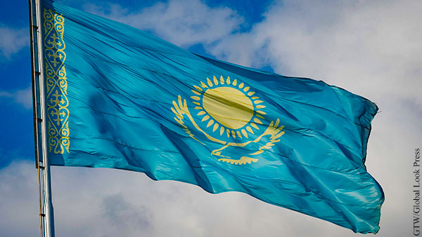 В Казахстане заявили о планах решить статус первого президента на референдуме
