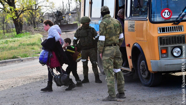 За день с территории «Азовстали» эвакуировали 50 мирных жителей