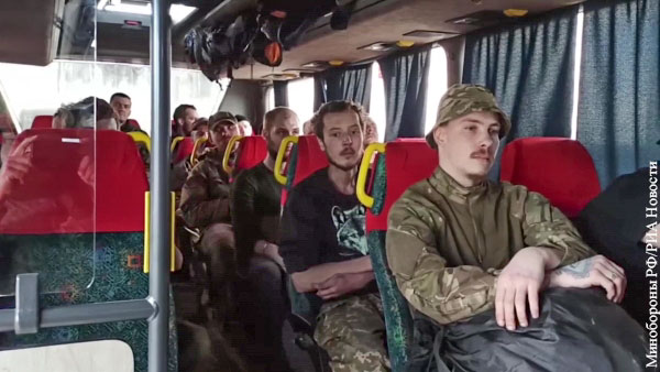 Автобусы предположительно со сдавшимися боевиками с «Азовстали» выехали из Мариуполя
