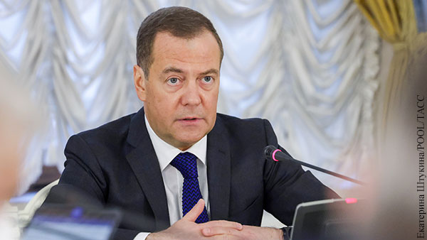 Медведев: Россия при нападении даст сверхмощный ответ