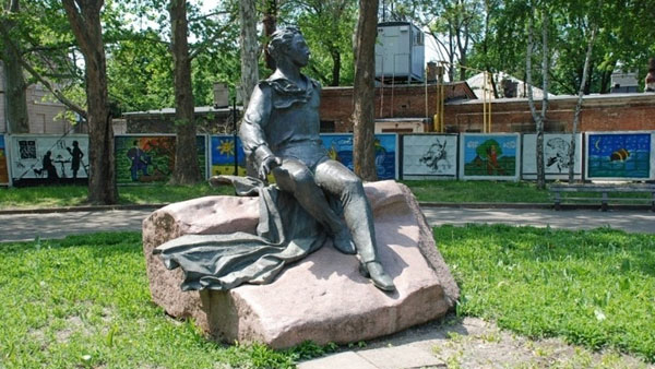 Памятник Пушкину снесли в центре Николаева