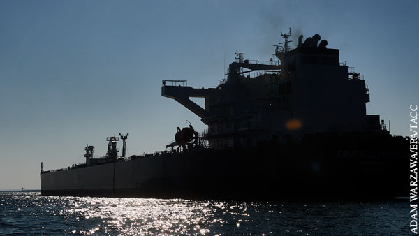 Танкер с 1 млн баррелей нефти направили из ОАЭ в Европу впервые за два года