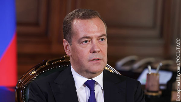 Медведев предсказал отход от американоцентричной системы безопасности в мире