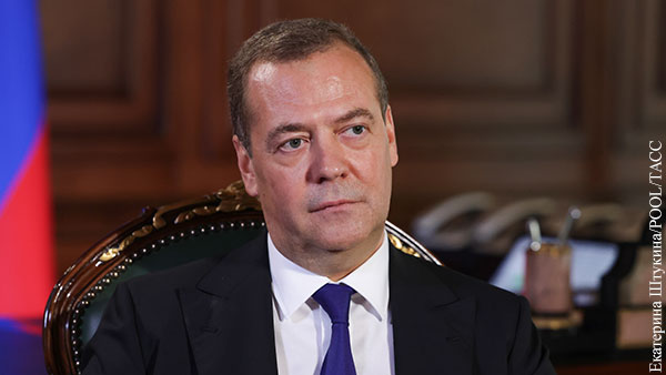 Медведев заявил о ненависти к желающим смерти России «ублюдкам и выродкам»
