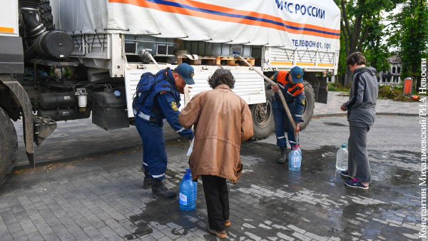Подвоз питьевой воды в Донецке приостановили из-за обстрелов ВСУ