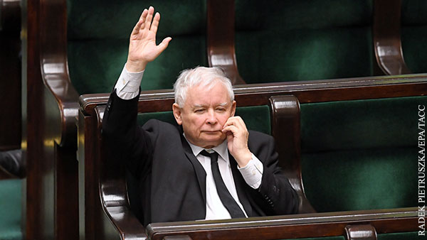 Политолог: Уход Качиньского не повлияет на безумные амбиции Польши 