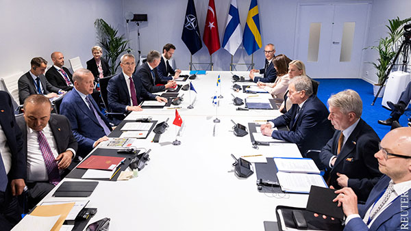 Турция согласилась на прием Швеции и Финляндии в НАТО
