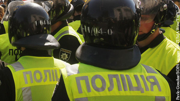 В Мариуполе 160 украинских полицейских перешли на сторону ДНР
