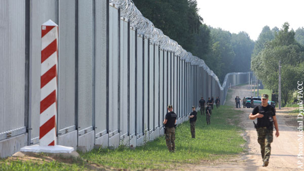 Польша построила 186-километровую стену на границе с Белоруссией