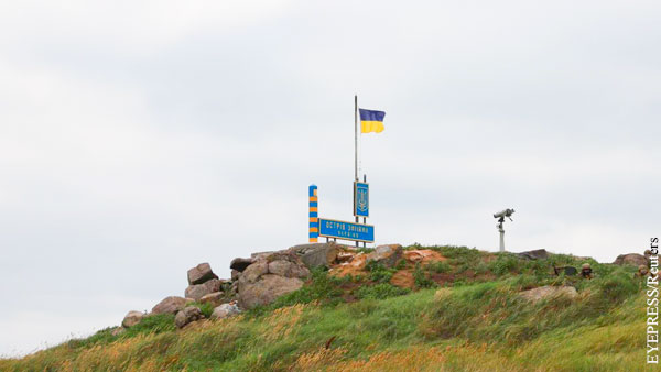 В ВСУ заявили о «метафоричности» флага Украины на острове Змеиный