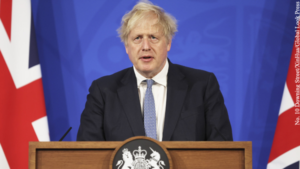 Джонсон отказался уходить в отставку с поста премьер-министра Британии