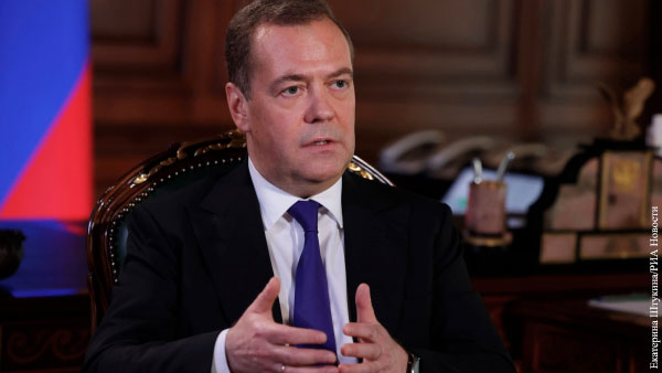 Медведев: С Россией стали считаться по-настоящему, как с Советским Союзом 