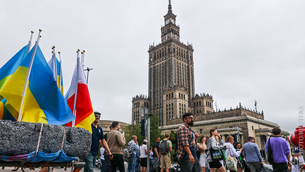 Разведка заметила нервную реакцию Польши на действия СВР